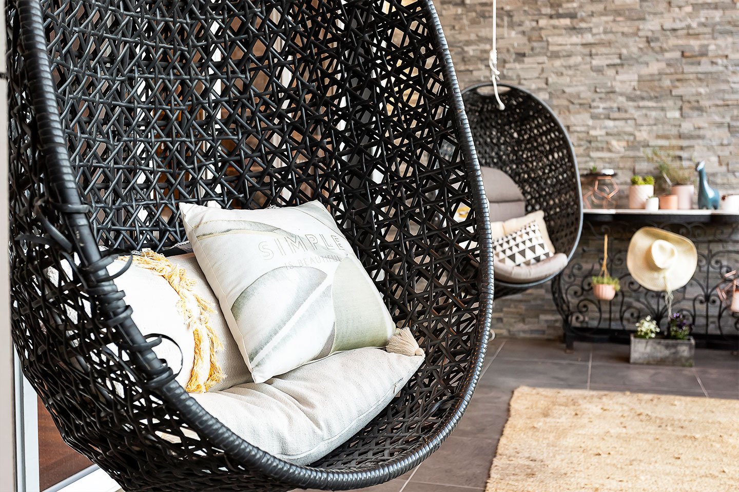 Real Estate Humanoid Robot Viewings