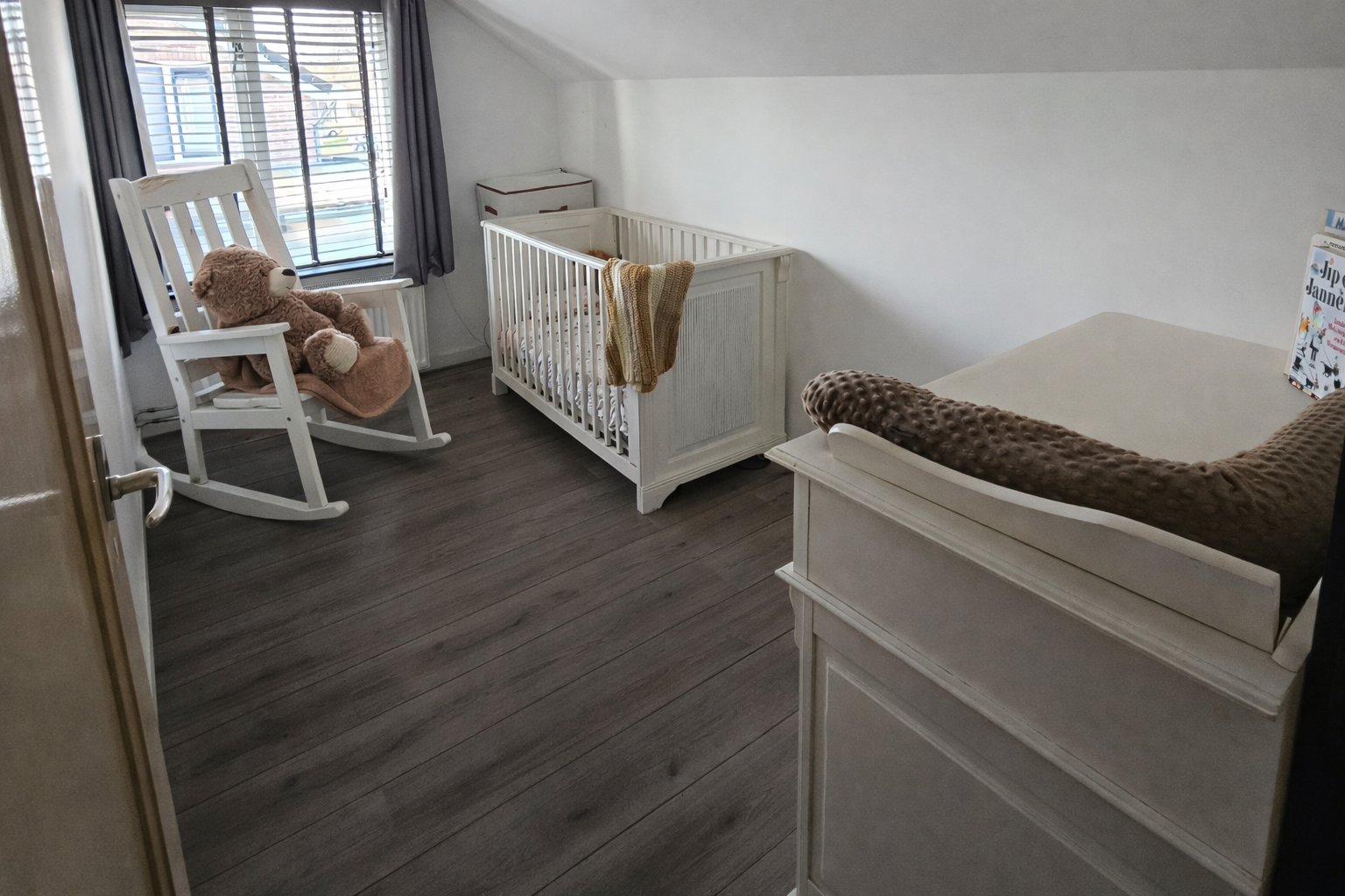 56EFB843-E61F-45DB-B031-B8E357F3D6E9