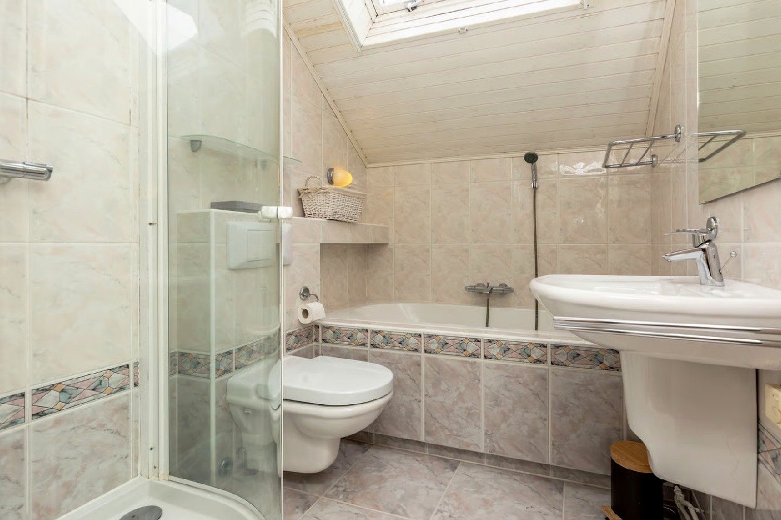 flexestate_bathroom_1536x1024