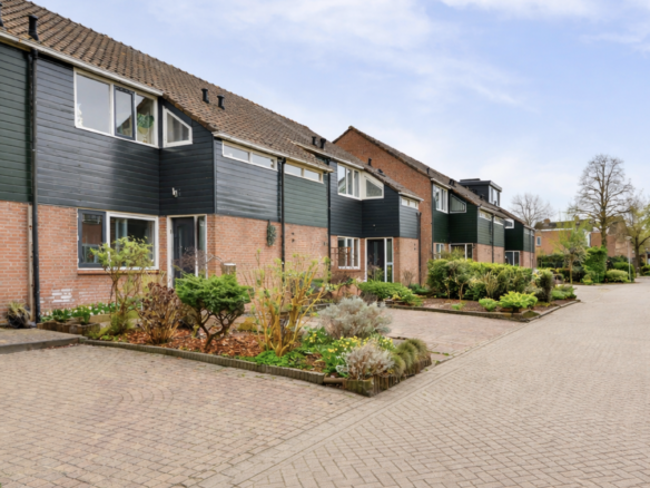Te koop: ruime en sfeervolle 5-kamerwoning in Woerden (Molenvliet)