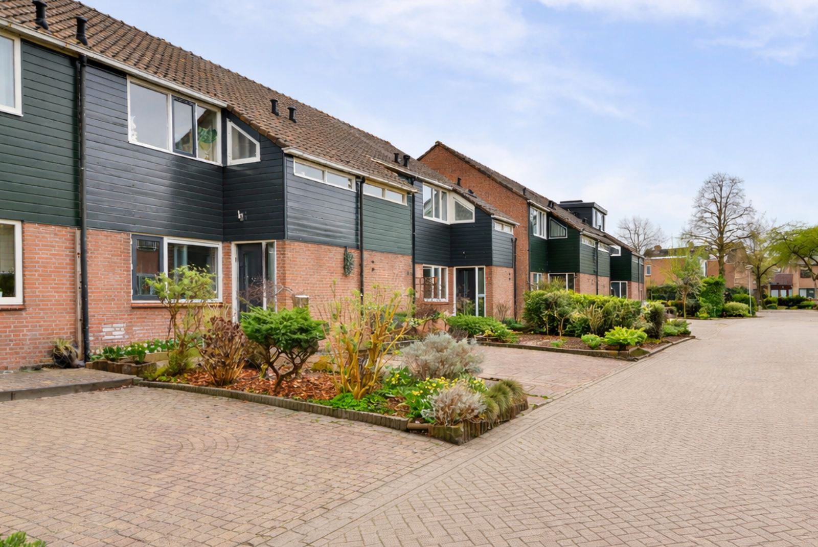 Te koop: ruime en sfeervolle 5-kamerwoning in Woerden (Molenvliet)
