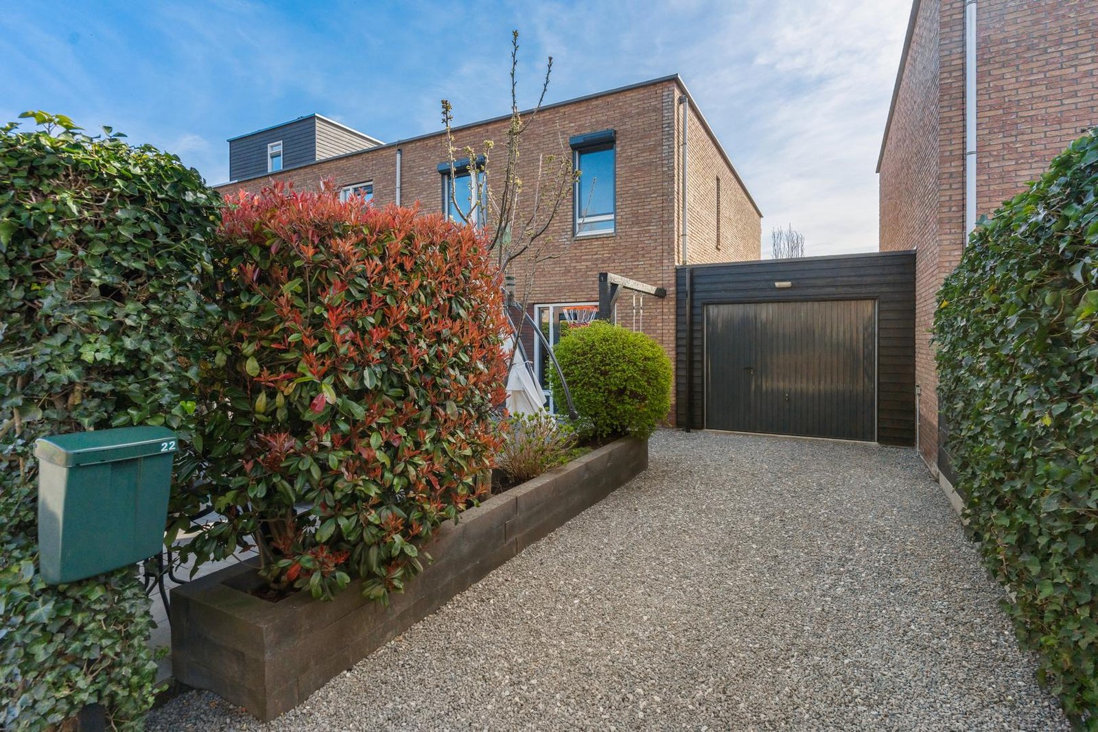 Hoekwoning met garage