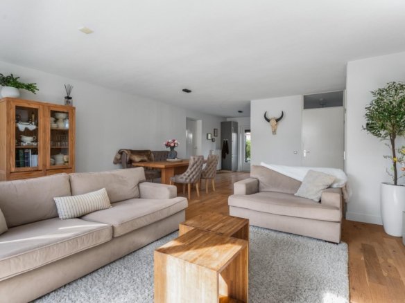 Hoekwoning met garage
