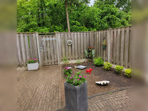 Kamer te huur regio Helmond gebruik van bungalow en tuin