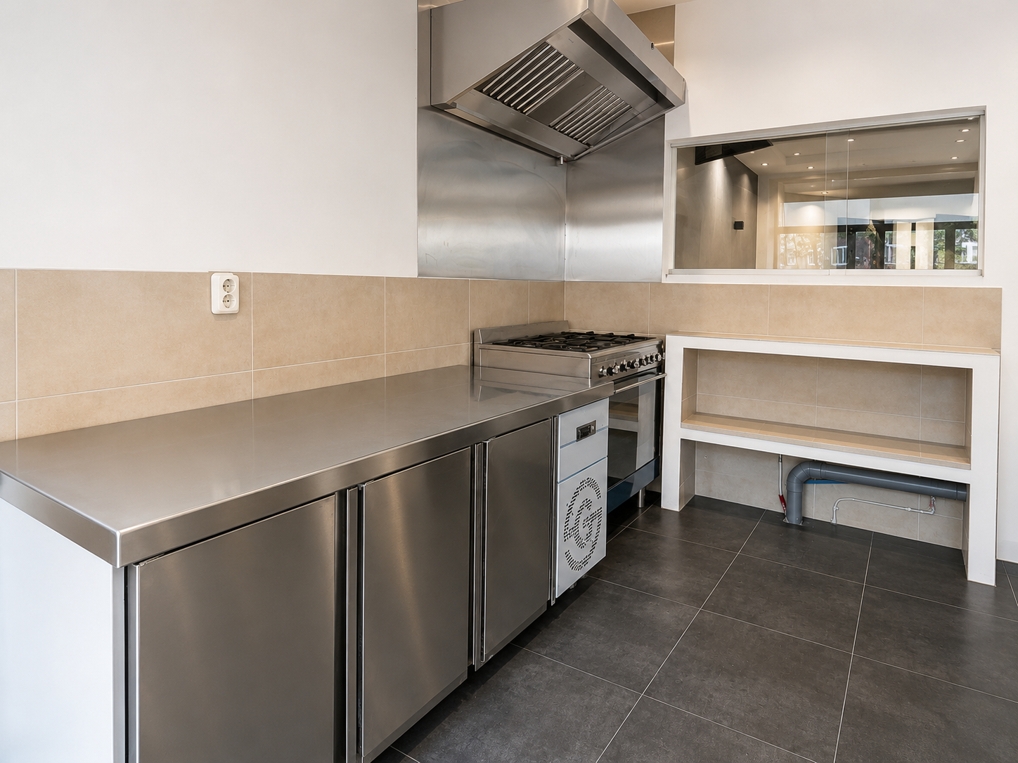 AF6368FA-0F47-439A-BB7F-10B0D8BB4A6E Evenementenruimte te huur in Den Haag 150 m² voor feesten en bijeenkomsten