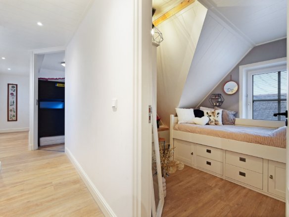 Move-In Ready Detached Home for Sale in Westkapelle, 8 Bedrooms, Garage and Energy Label A