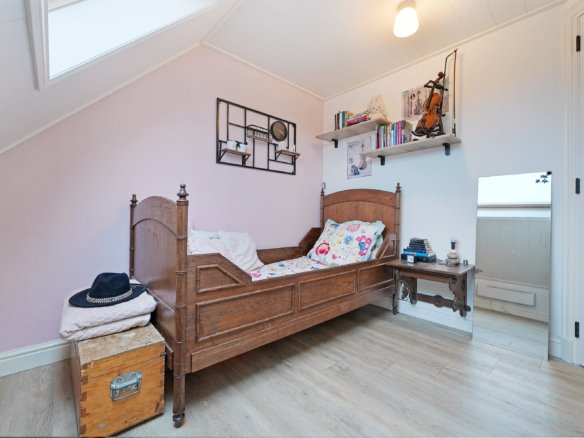 Move-In Ready Detached Home for Sale in Westkapelle, 8 Bedrooms, Garage and Energy Label A