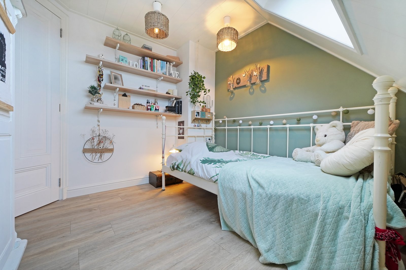 Move-In Ready Detached Home for Sale in Westkapelle, 8 Bedrooms, Garage and Energy Label A