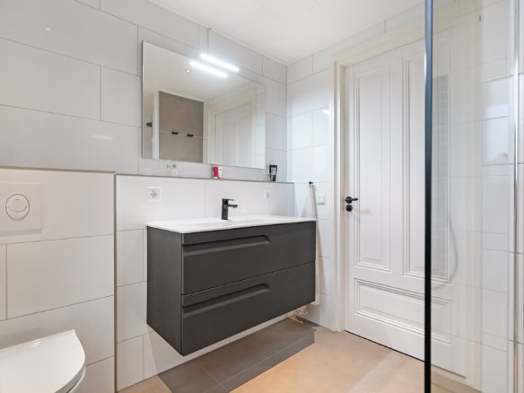 Move-In Ready Detached Home for Sale in Westkapelle, 8 Bedrooms, Garage and Energy Label A