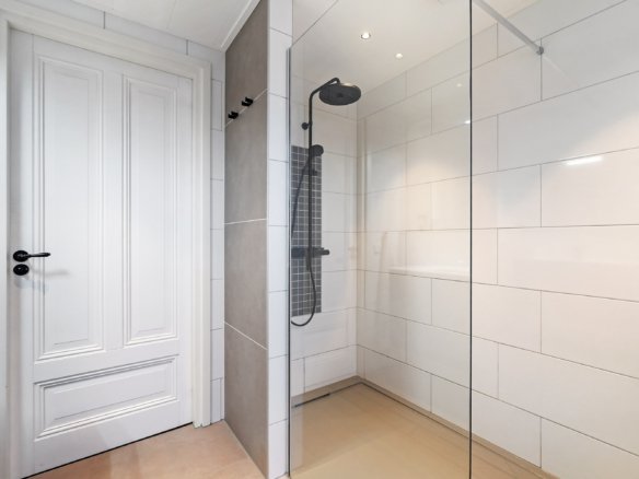 Move-In Ready Detached Home for Sale in Westkapelle, 8 Bedrooms, Garage and Energy Label A