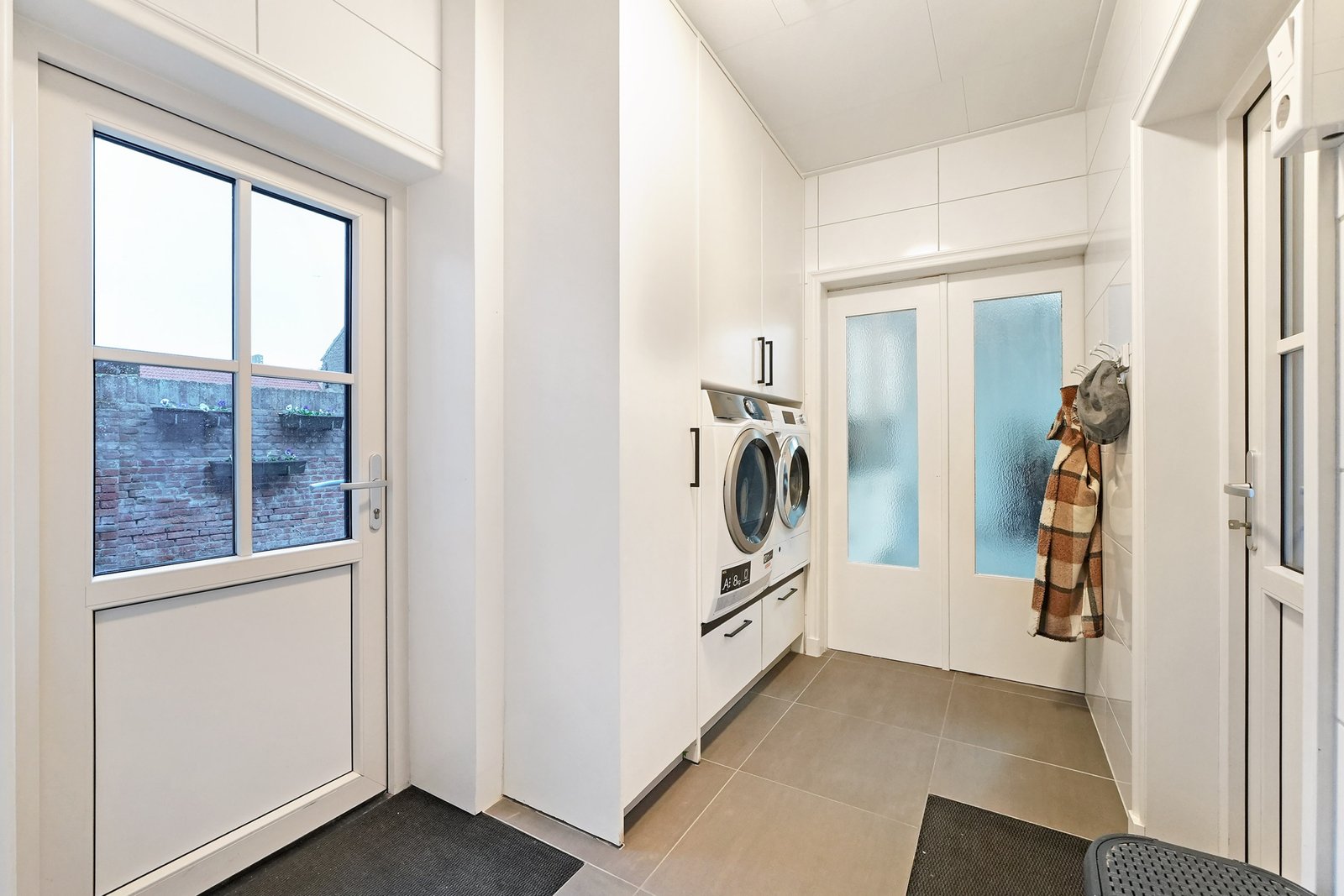 Move-In Ready Detached Home for Sale in Westkapelle, 8 Bedrooms, Garage and Energy Label A