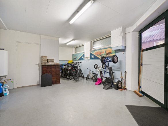Move-In Ready Detached Home for Sale in Westkapelle, 8 Bedrooms, Garage and Energy Label A
