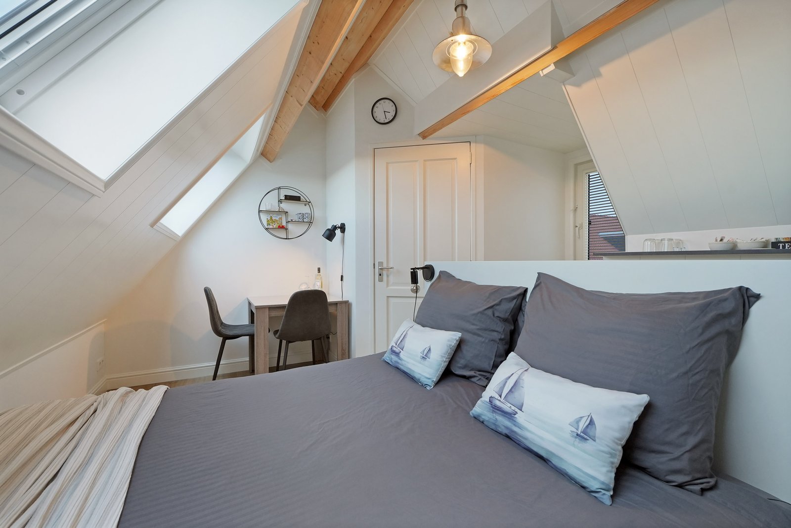 Move-In Ready Detached Home for Sale in Westkapelle, 8 Bedrooms, Garage and Energy Label A