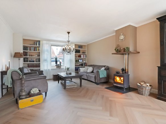 Move-In Ready Detached Home for Sale in Westkapelle, 8 Bedrooms, Garage and Energy Label A