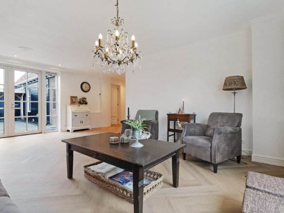 Move-In Ready Detached Home for Sale in Westkapelle, 8 Bedrooms, Garage and Energy Label A