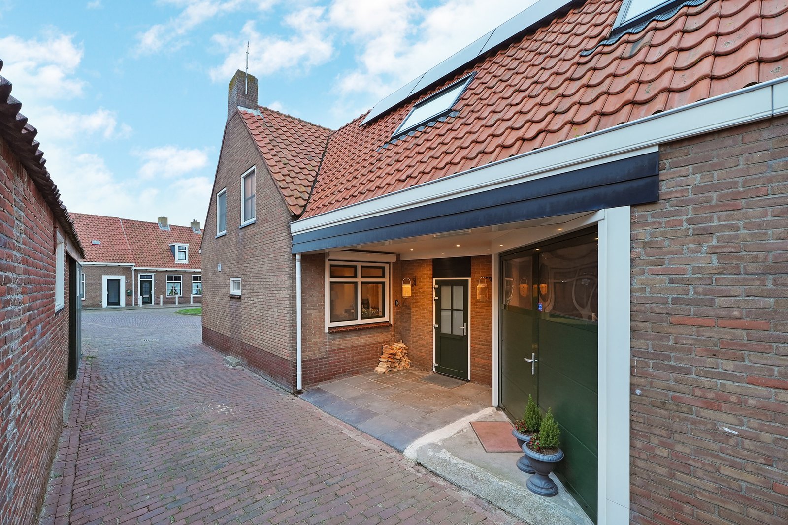 Move-In Ready Detached Home for Sale in Westkapelle, 8 Bedrooms, Garage and Energy Label A
