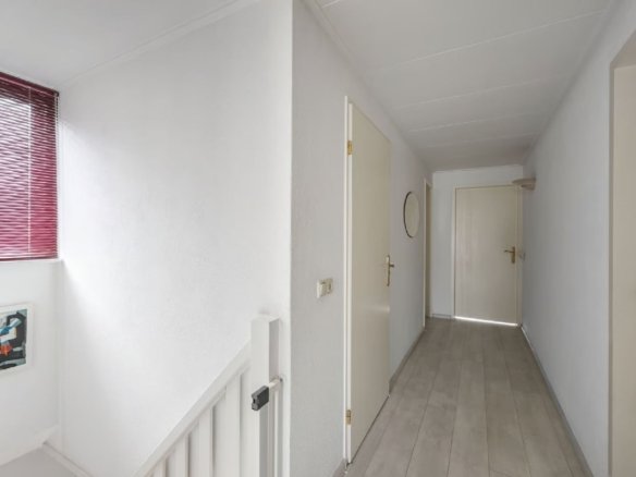 Luxe vrijstaande villa te koop in Huizen, wonen aan bos en hei met kantoorruimte aan huis
