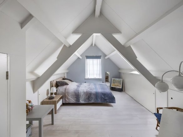Luxe vrijstaande villa te koop in Huizen, wonen aan bos en hei met kantoorruimte aan huis