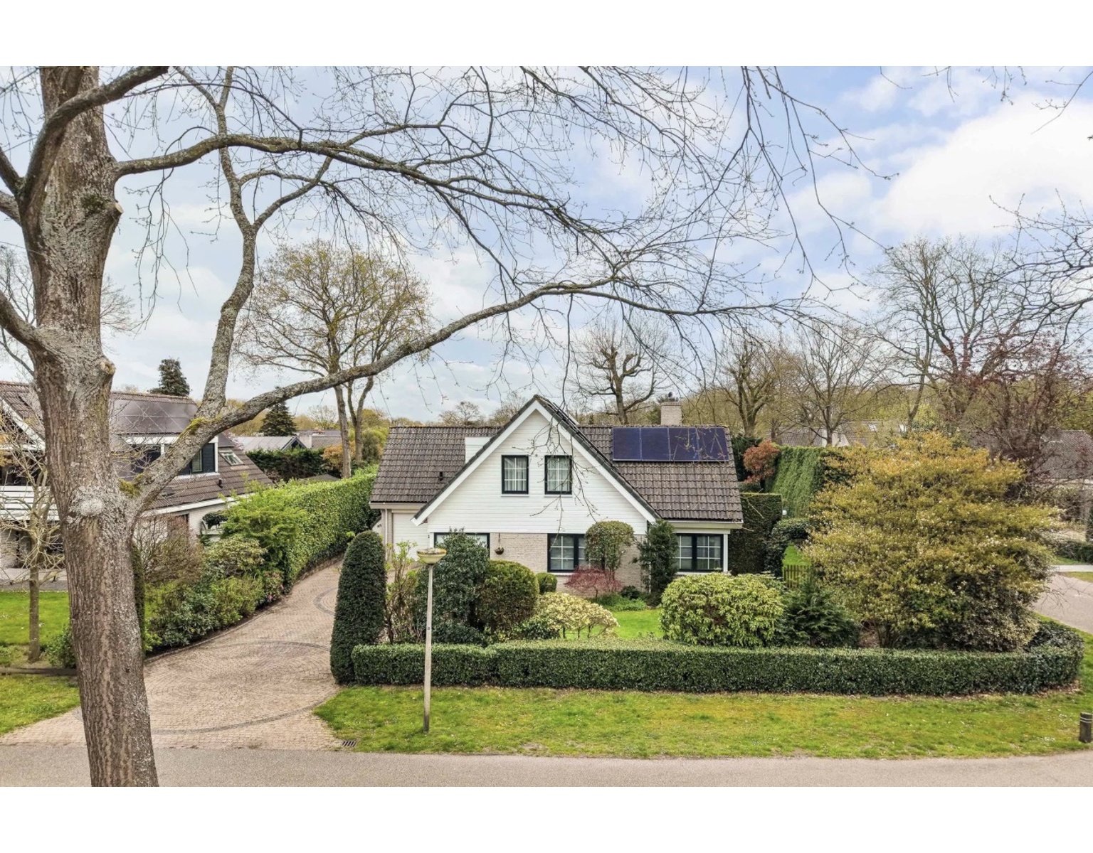 house_1536x1200_noblur Luxury villa for sale in Huizen | Flex Estate
