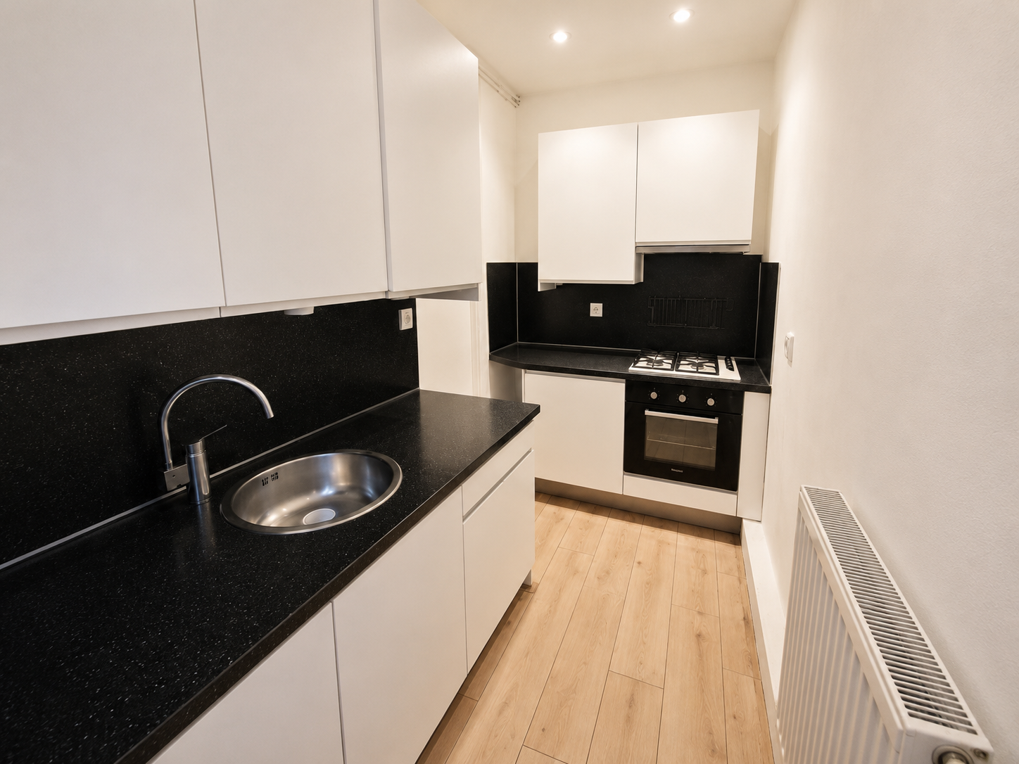 spacious 99 m² ground floor apartment for sale in Rotterdam Bergpolder district