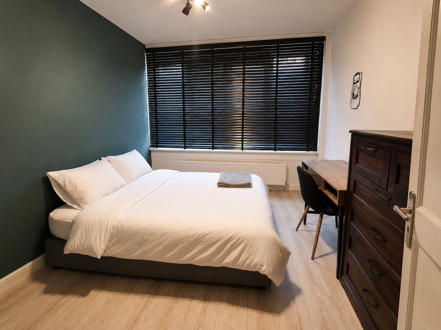 spacious 99 m² ground floor apartment for sale in Rotterdam Bergpolder district