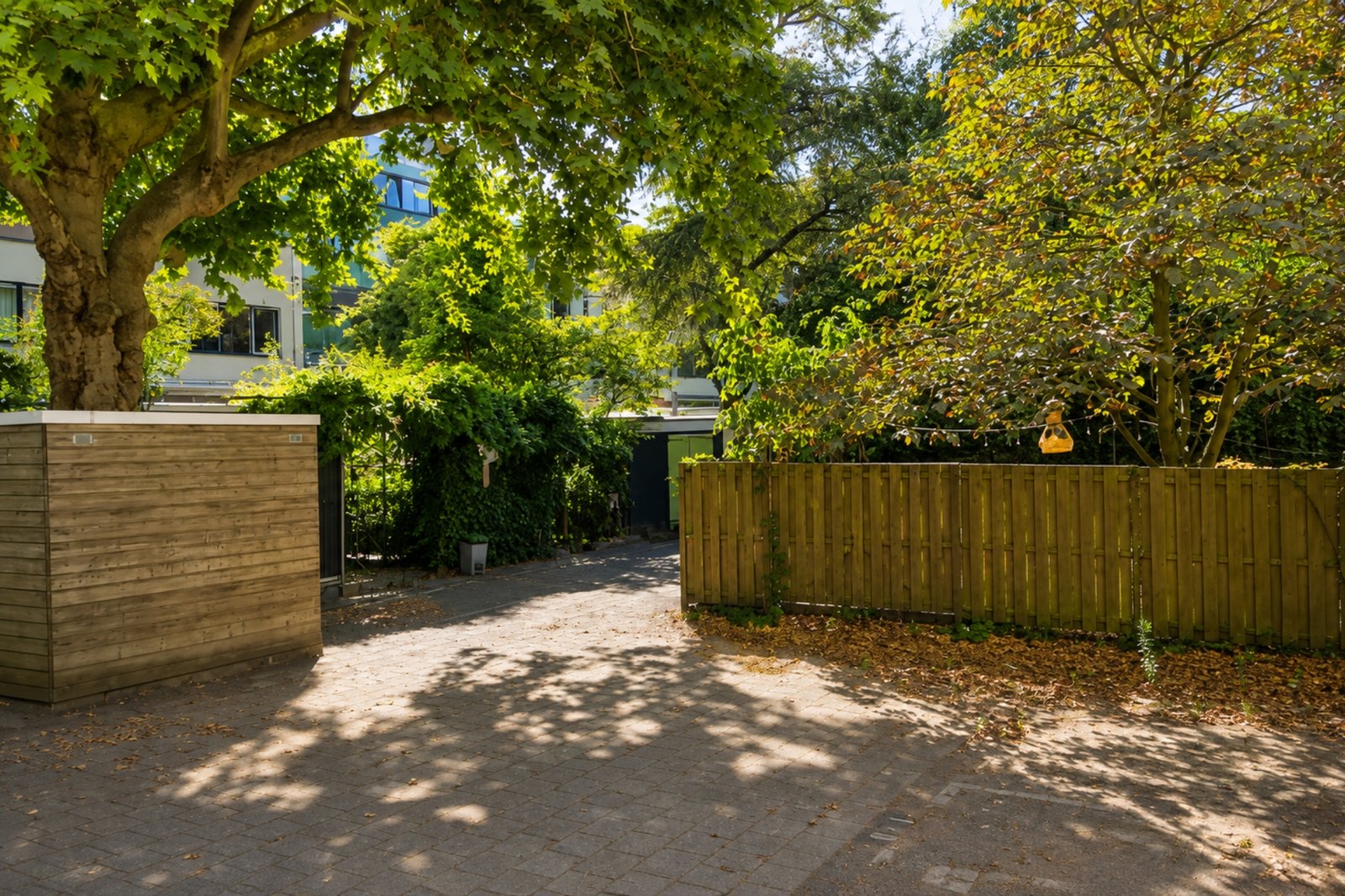 Stadsvilla | Eigen parkeerplaats | Zonnige tuin | Eigen grond