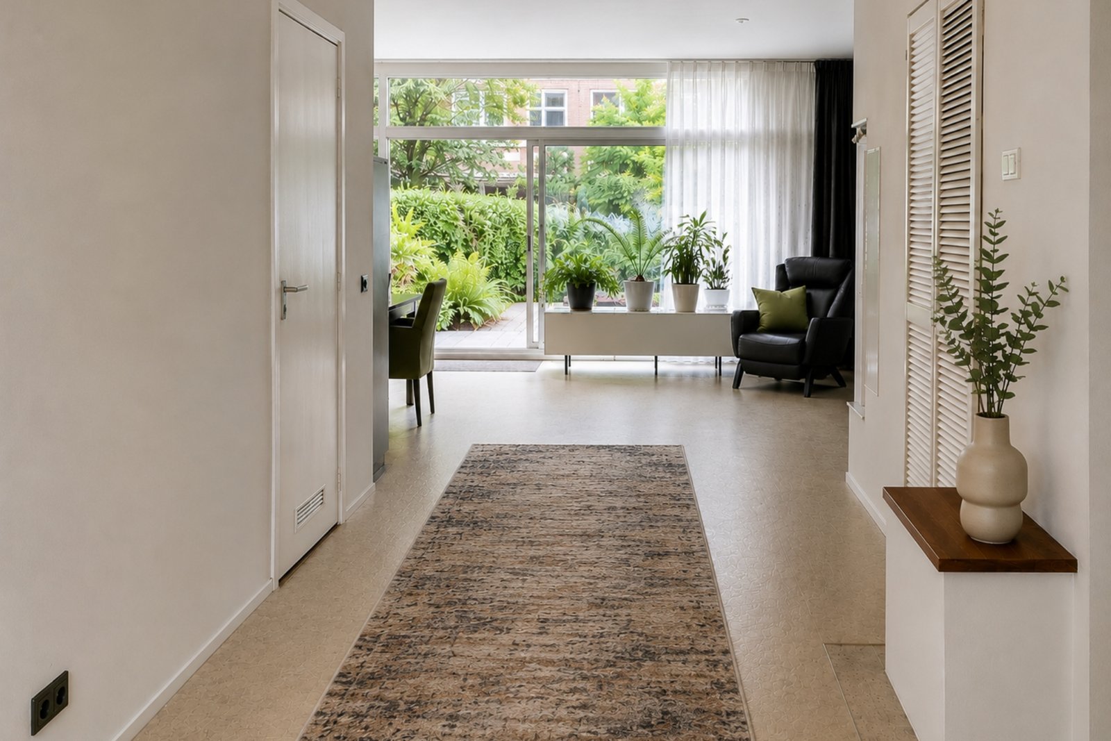 Stadsvilla | Eigen parkeerplaats | Zonnige tuin | Eigen grond