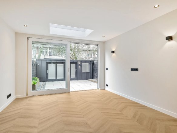 Woning aan de John Franklinstraat te Amsterdam