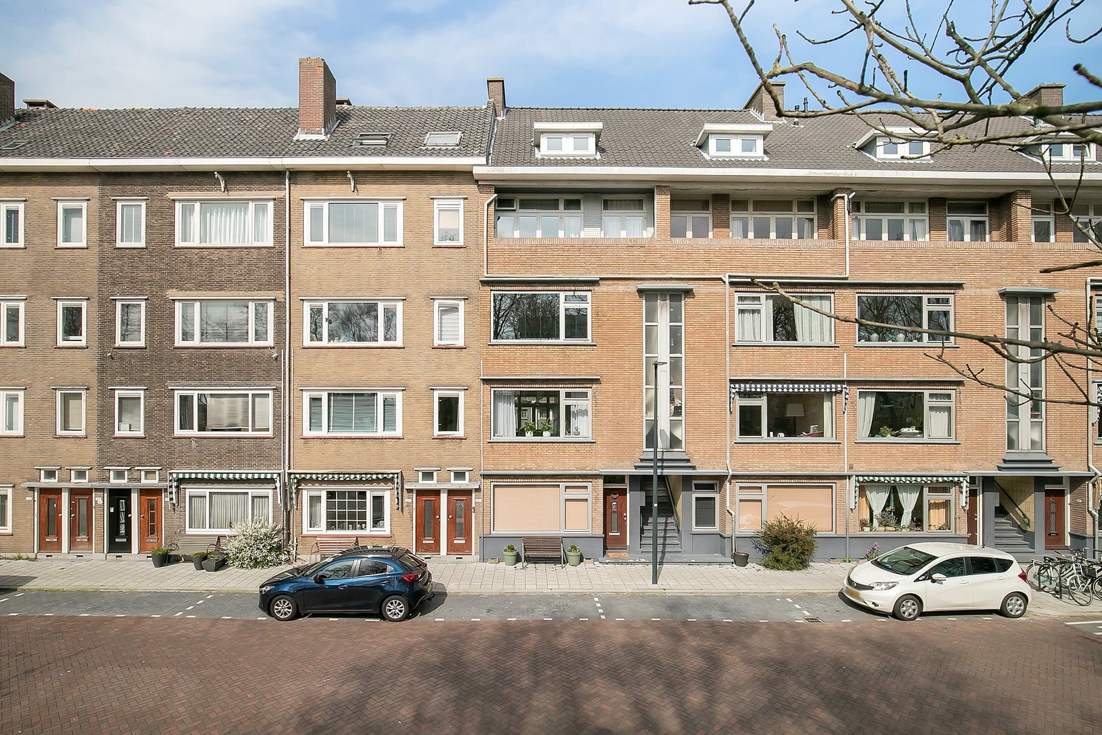 01a0e85c-548e-7261-bdd4-38cbd42b24a8 Woning aan de Julianalaan te Schiedam
