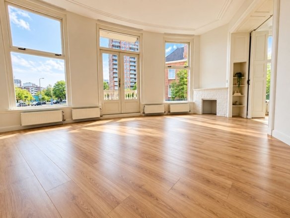 Woning aan de De Constant Rebecquestraat te Den Haag