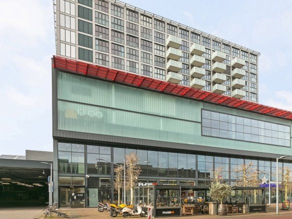 Woning aan de Raadhuisplein te Hoofddorp