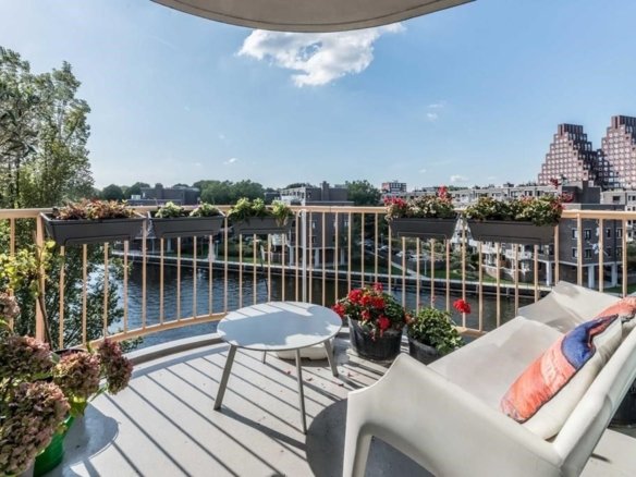 Woning aan de Van Reigersbergenstraat te Amsterdam