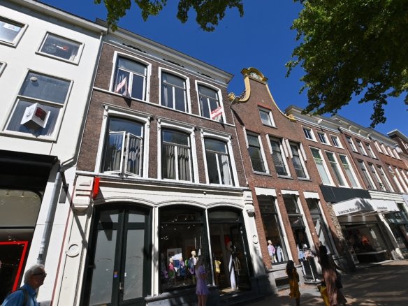 Woning aan de Akerkhof te Groningen