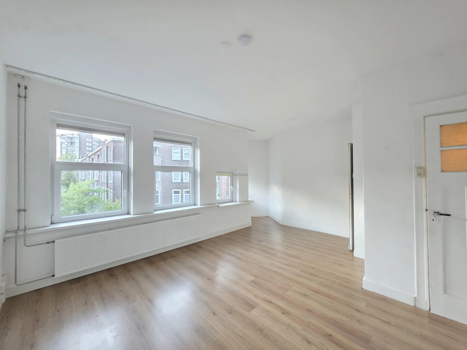 0b4350ba-6fd1-4247-974f-53835c780bb7 Woning aan de Beatrijsstraat te Rotterdam