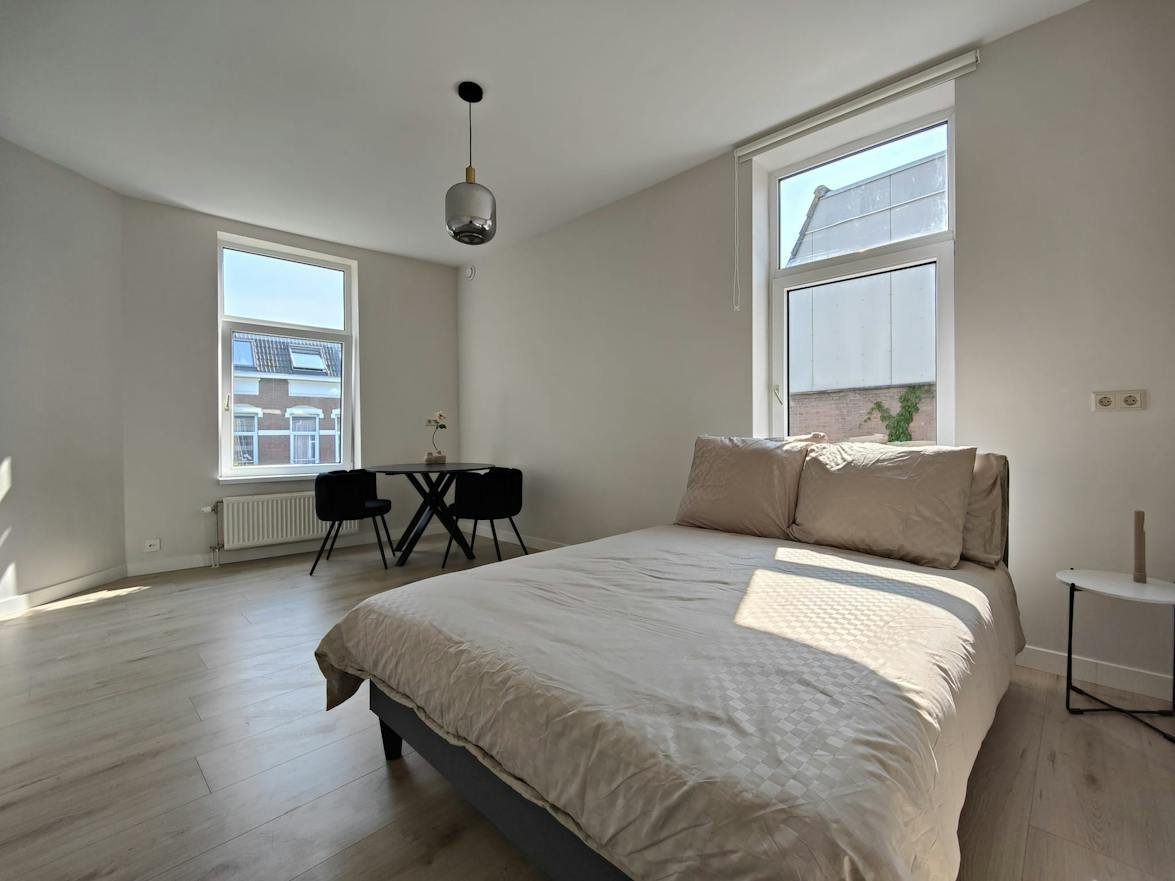 0c7cfb48-52fb-4019-bfda-88bec42e2427 Kamer in Rotterdam