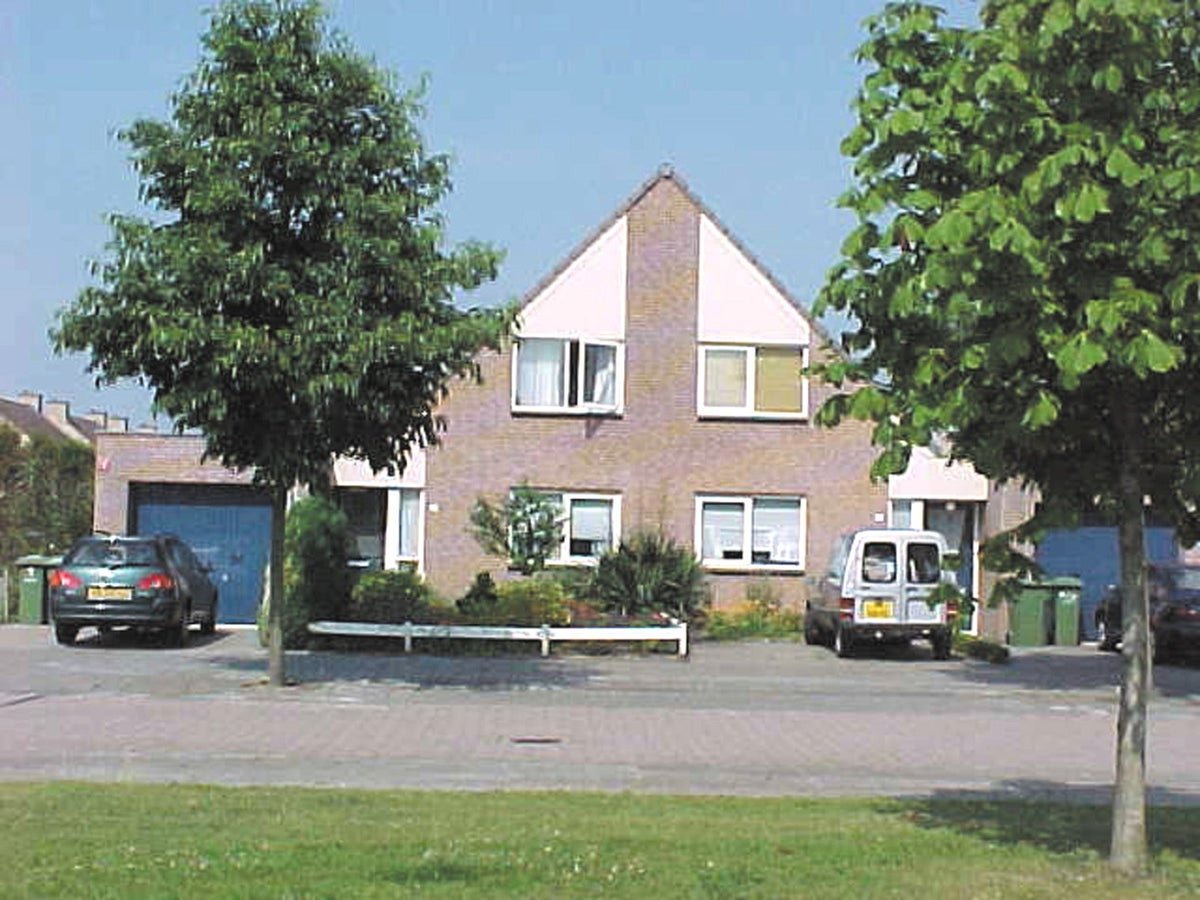 0e356735-fb2b-598e-99cb-04e6aa6ecd01 huis