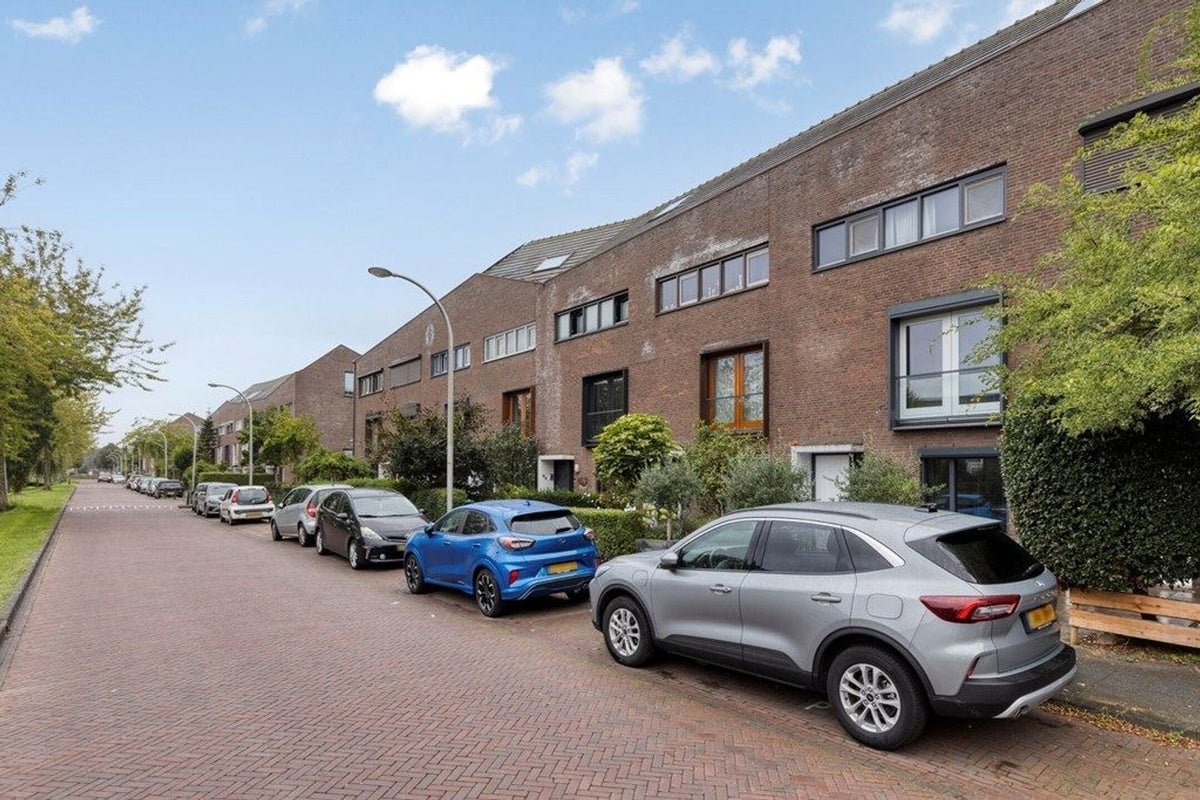 0e80cbd2-c0af-5eb9-8cb2-e413e1985401 huis