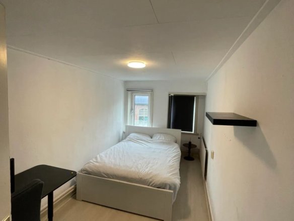 Woning aan de NS Plein te Tilburg