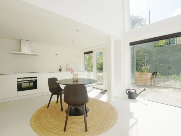 Woning aan de Middelharnisstraat te Rotterdam