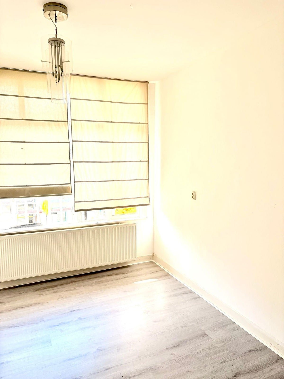 1e094a722dabc753cd64fc038dfad6bc kamer