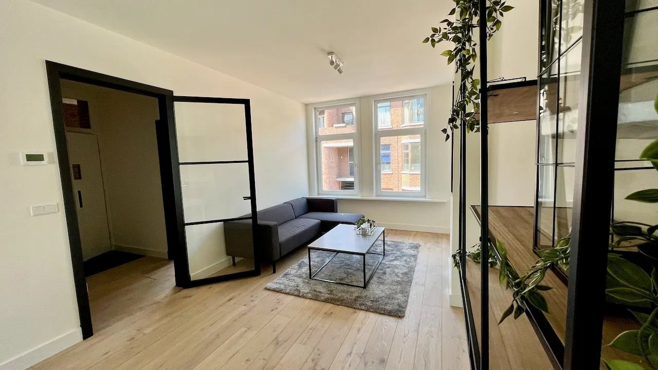1e32925d-e019-42e2-80a3-932d3ed2004d Woning aan de Usselincxstraat te Den Haag