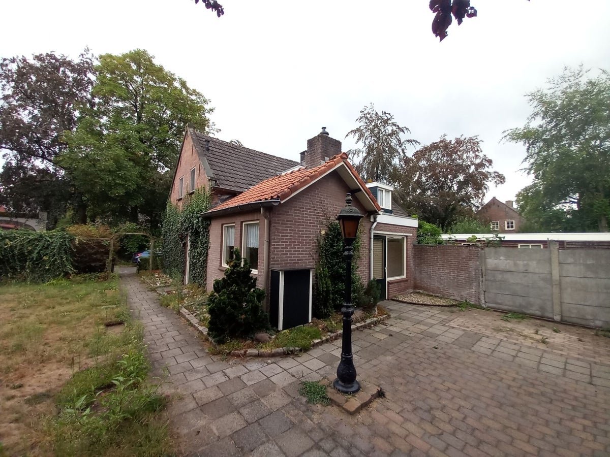 20d39f00-d97d-55c0-8c2f-ce05c23f3bcb huis