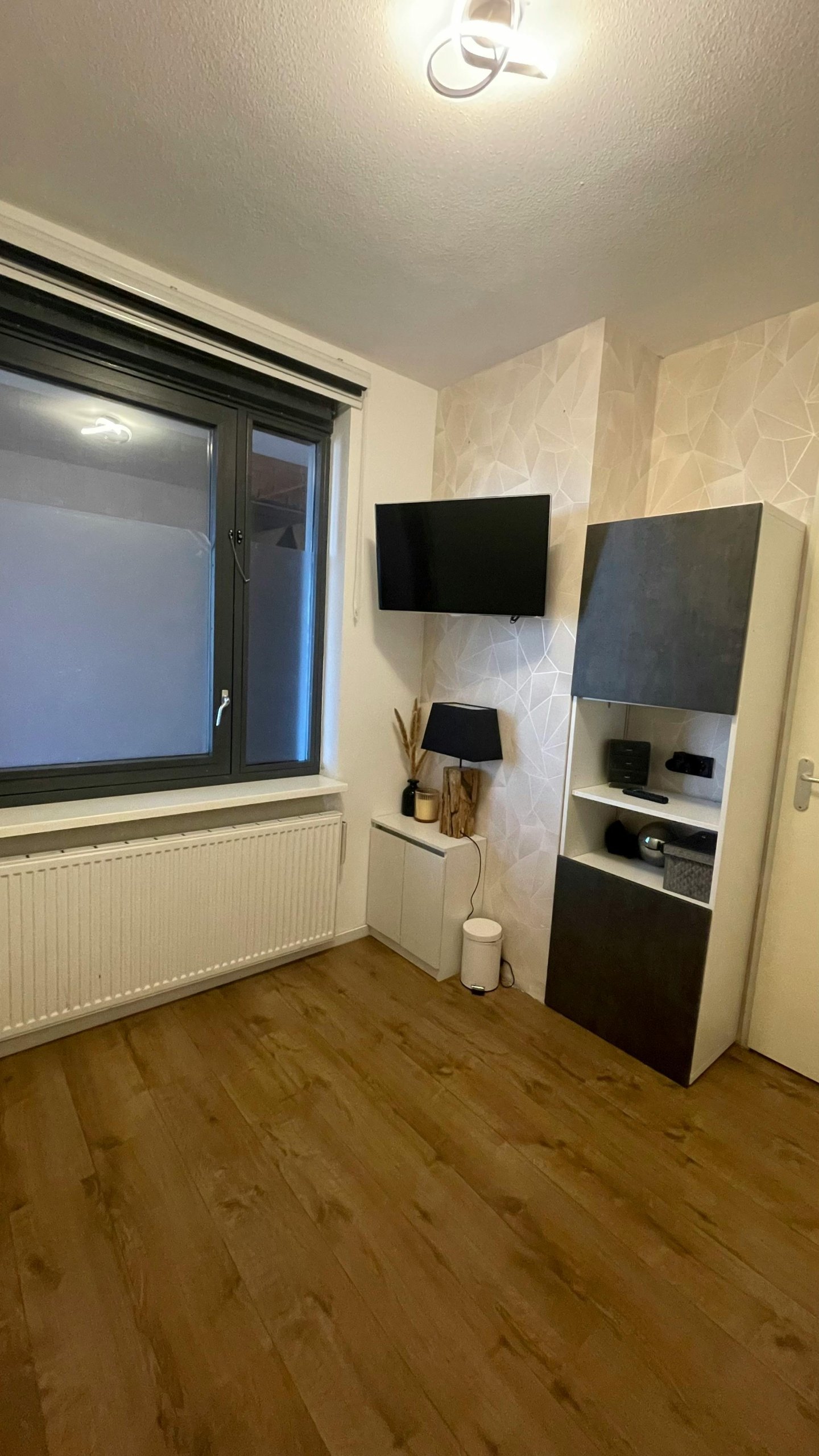 23c0a3d3-389a-4522-b696-3def075f11cd Kamer in Zaanstad