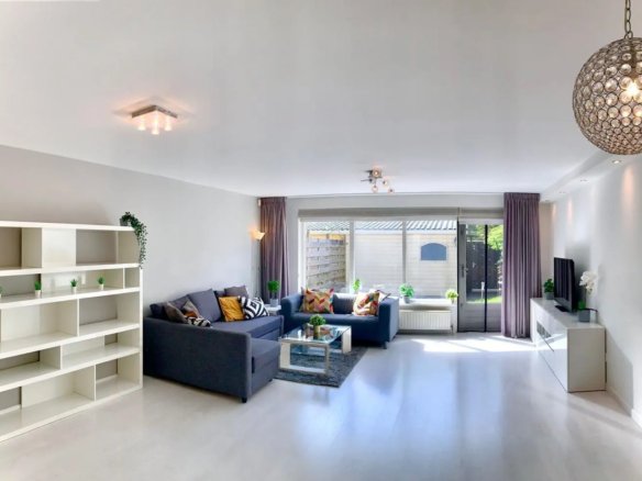 Woning aan de Anne de Vrieslaan te Amstelveen