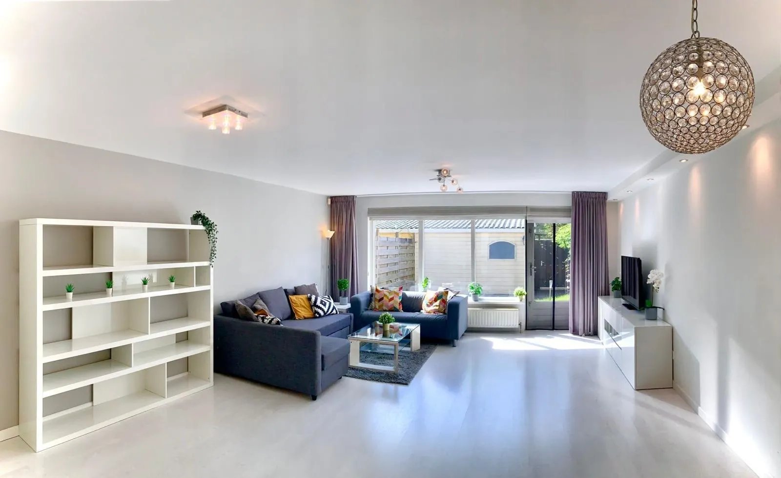 Woning aan de Anne de Vrieslaan te Amstelveen
