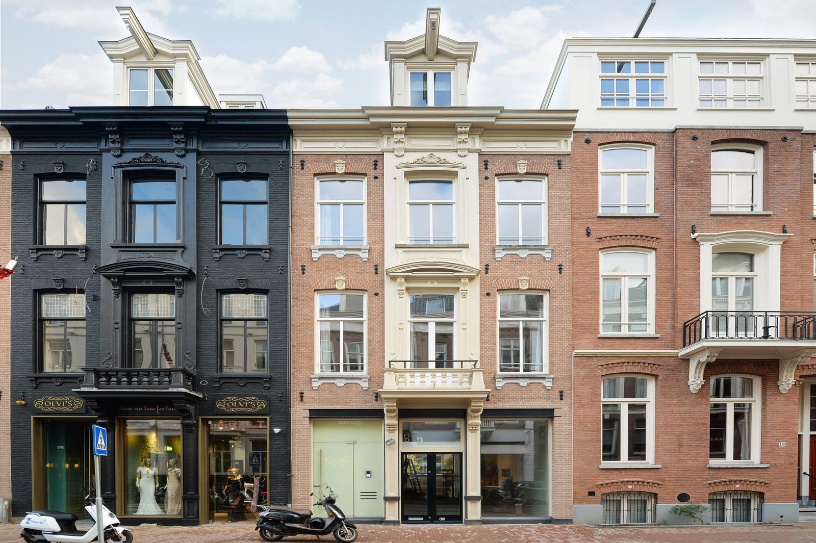 288252829-scaled Appartement in Amsterdam