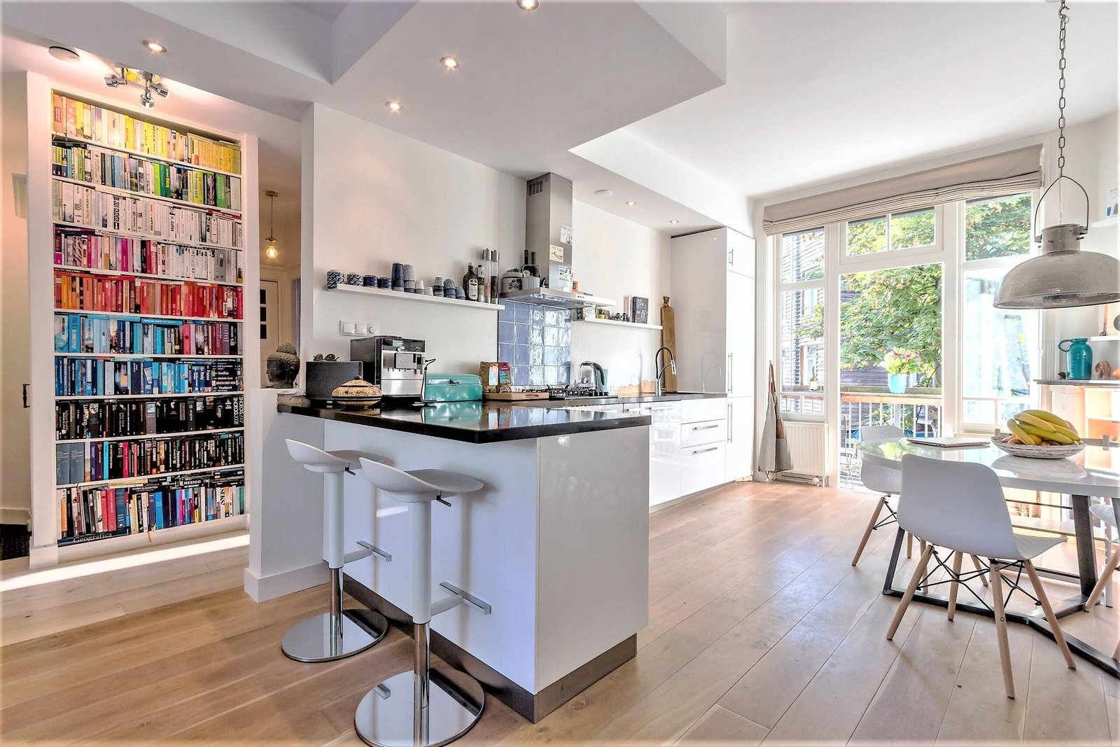 Woning aan de Steve Bikoplein te Amsterdam