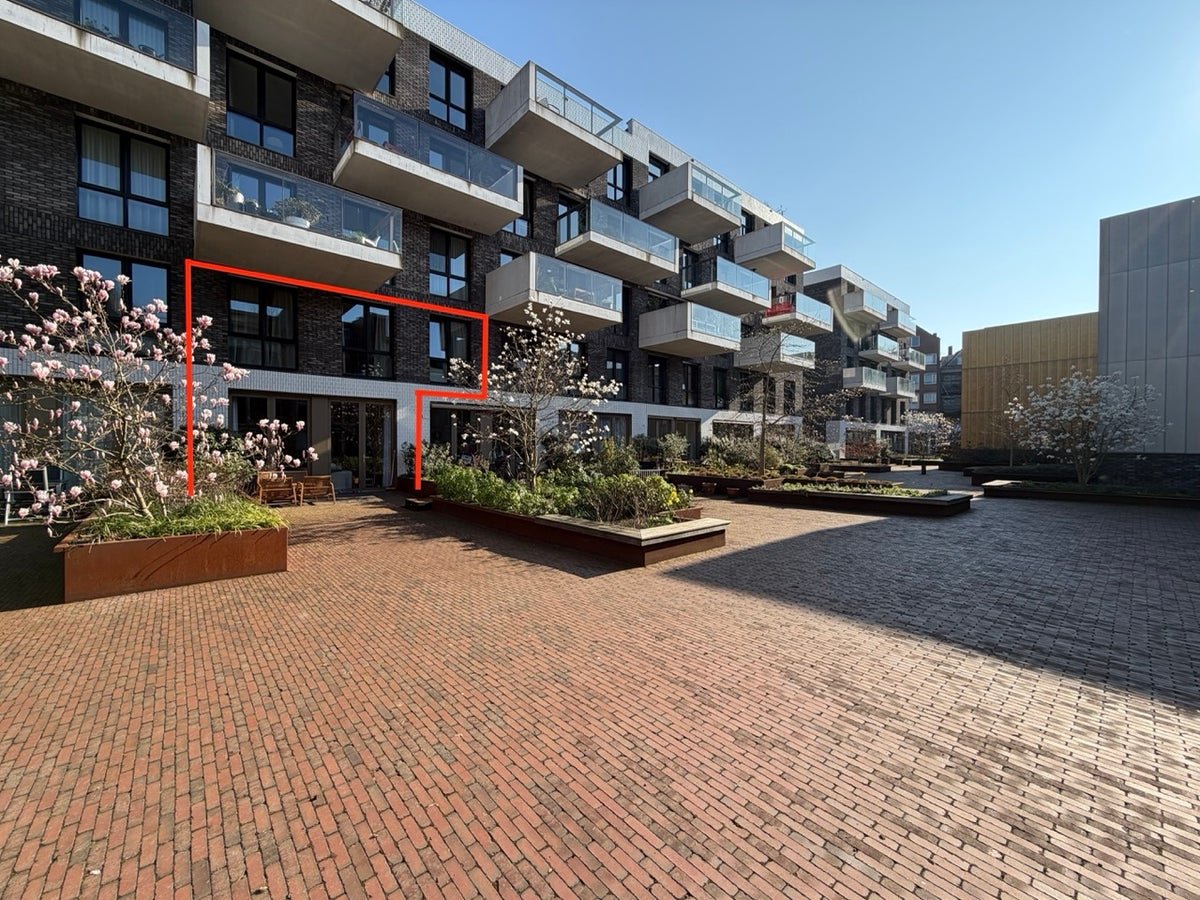 31e4b128-78c3-59cf-a41a-f9964b46d23e huis