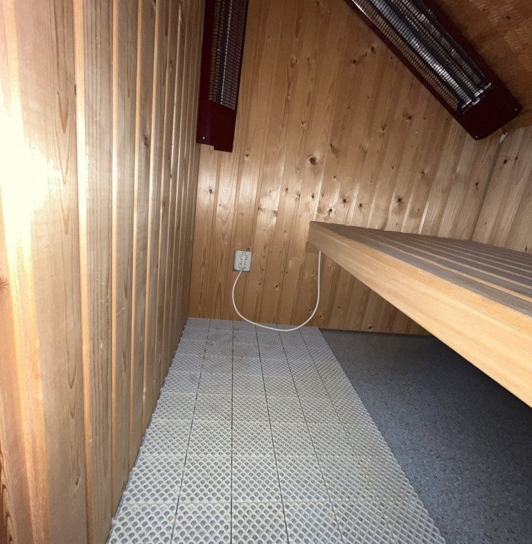 768