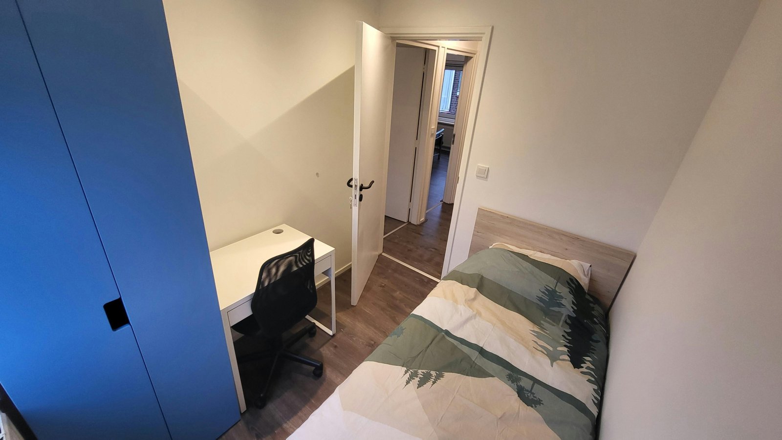 32385952-bb80-47f8-bc07-b35832293ea9 Kamer in Rotterdam
